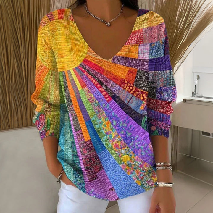 Maëlys™ | Vintage T-Shirt in bunten Farben mit V-Ausschnitt