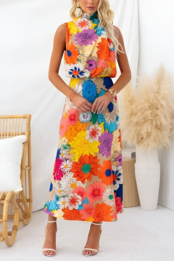 Sommer | Ärmelloses Maxikleid mit Bindegürtel und Blumenmuster