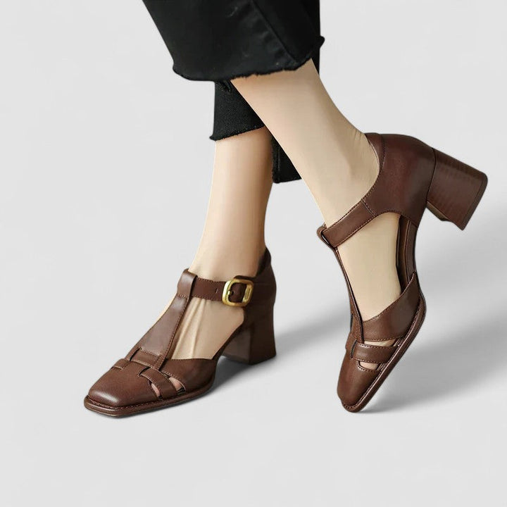 Elyxiana | Orthopädische T-Strap Blockabsatzschuhe