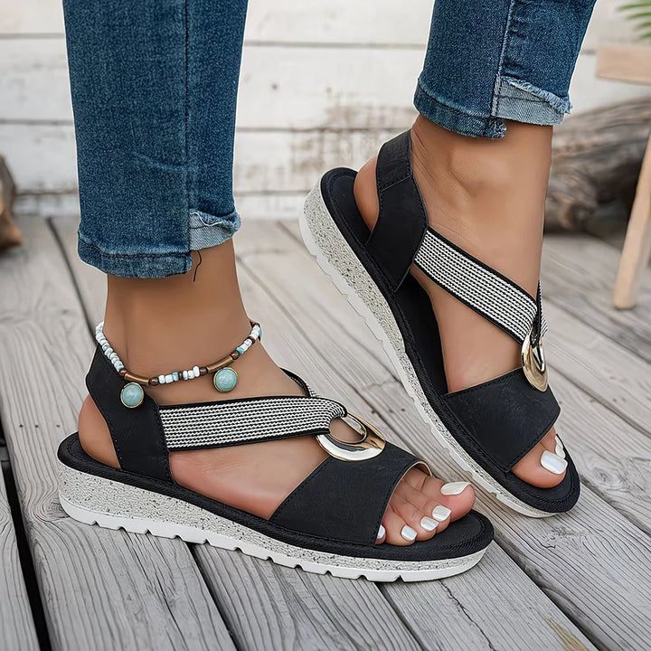 Skylar | Flache Sandalen mit Metallverschluss