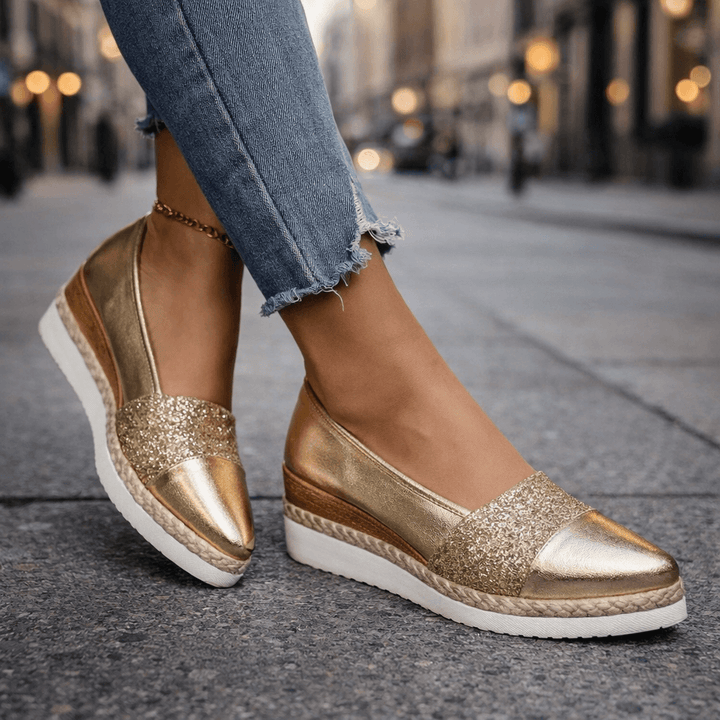 Margaret | Glow Wedge