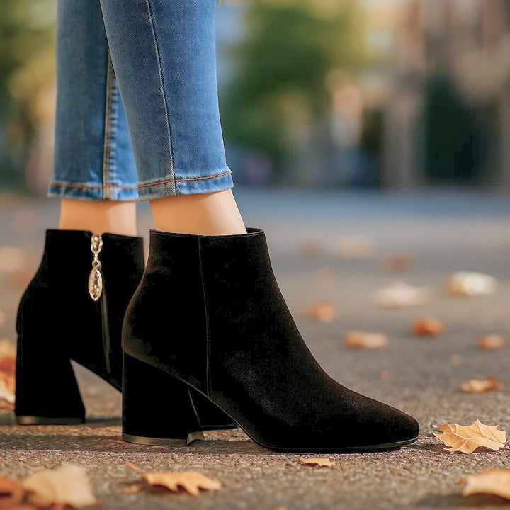 VALENTINA SAMTSTIEFEL