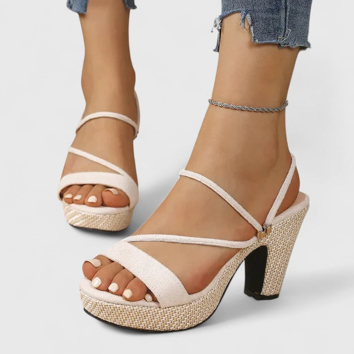 Lorienna | Elegante Riemchen-Sandaletten