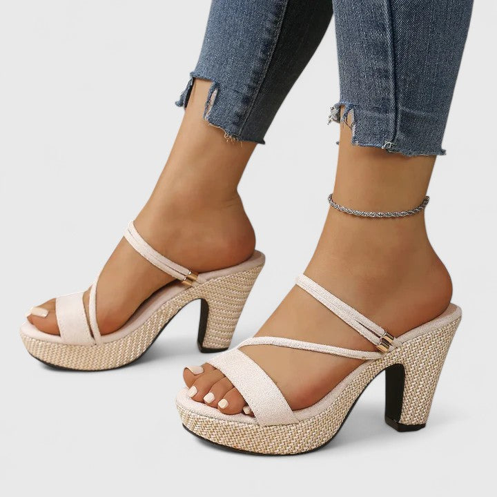 Lorienna | Elegante Riemchen-Sandaletten
