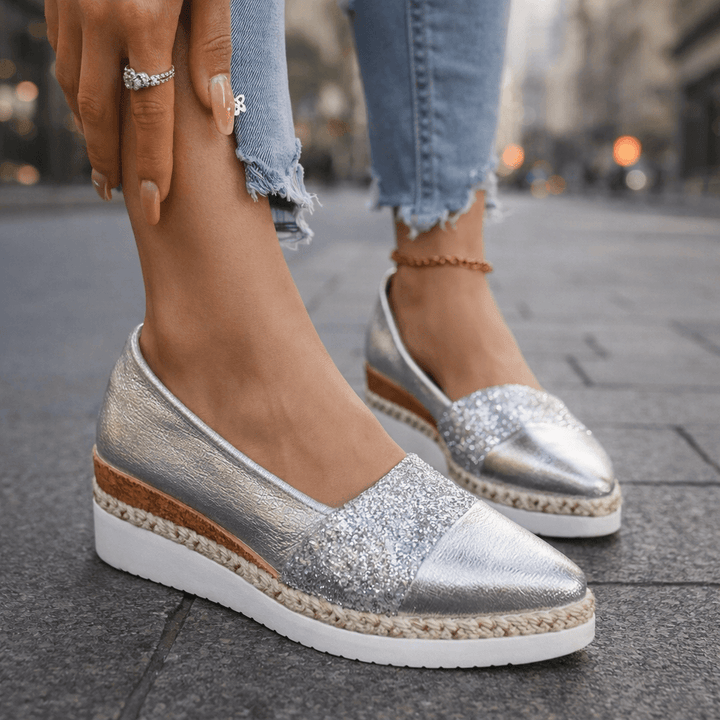 Margaret | Glow Wedge