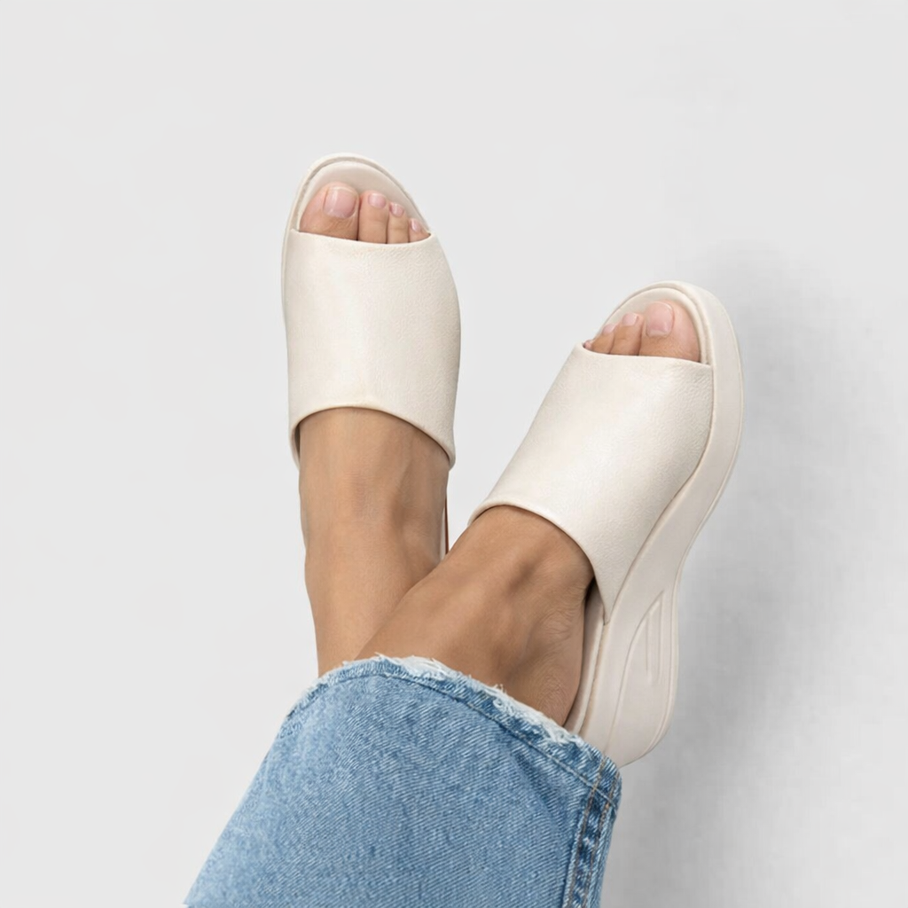 Orthopädische Slip-On Keilsandalen