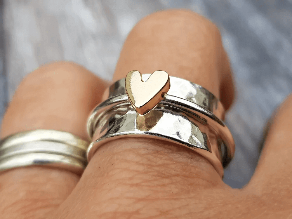 Mely | Silberring mit goldenem Herz