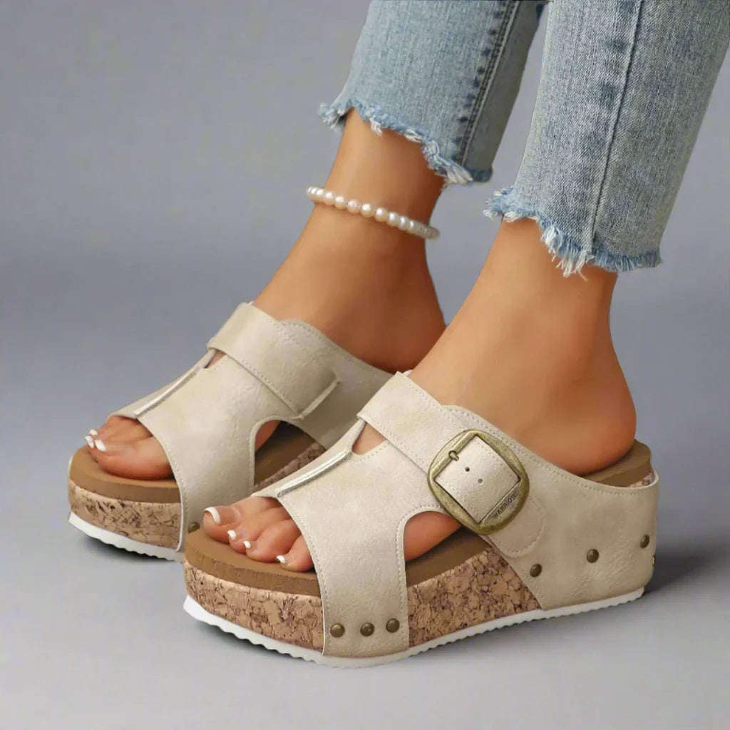 SIENNA HAVEN BUCKLE SANDALEN