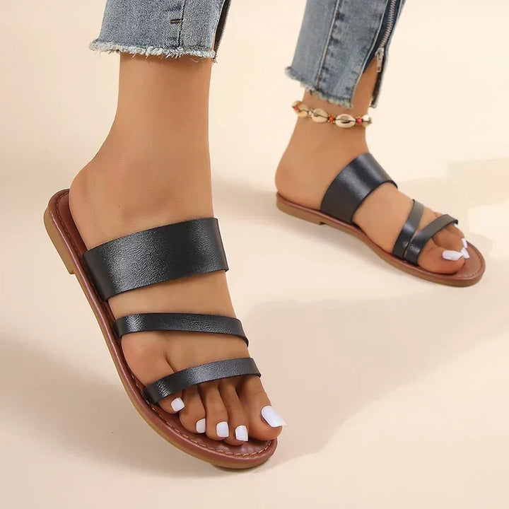 Bequeme lässige flache Sandalen