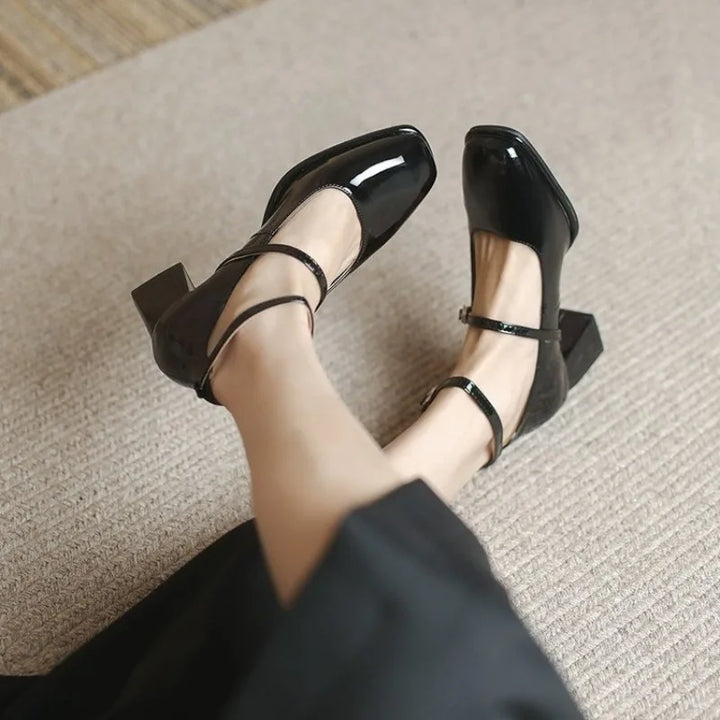 Elegante Riemchen-Pumps