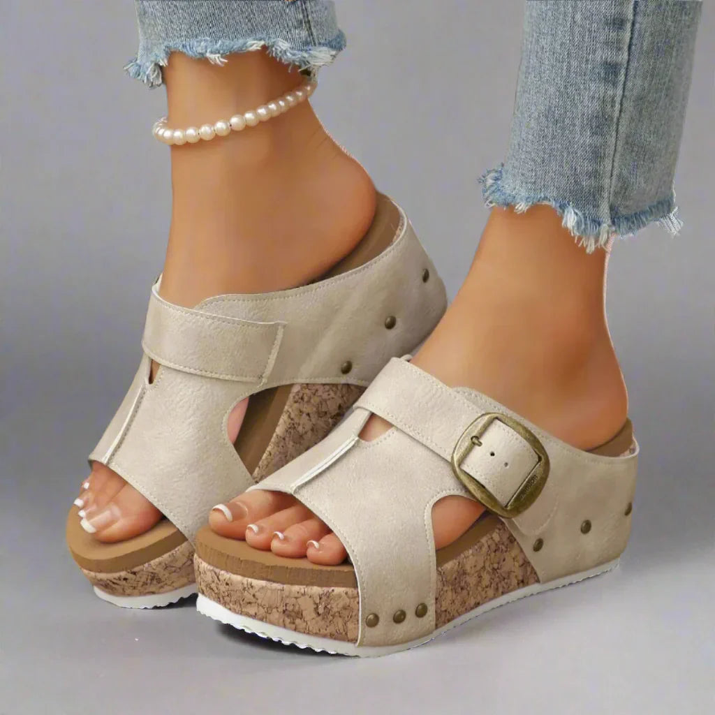 SIENNA HAVEN BUCKLE SANDALEN