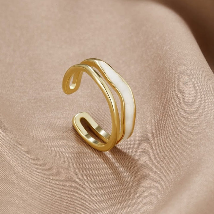 Goldene Sahara-Ring mit Schichten