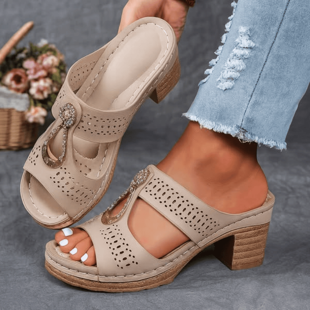 FAIITH | SCHICKE UND BEQUEME ORTHOPÄDISCHE SANDALE